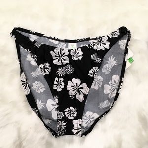 MALIBU B/W Hibiscus Bikini Bottom Size L. NWT.